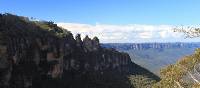 Looking at the Three Sisters in NSW Blue Mountains
