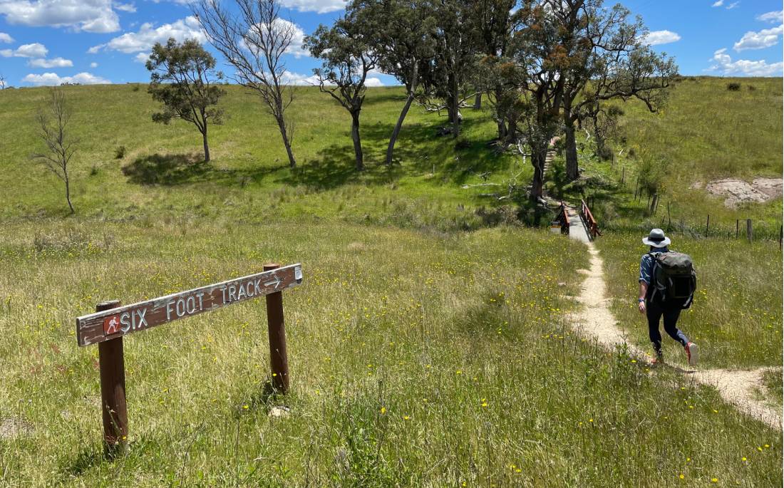 Hiking the Six Foot Track |  <i>Rob McFarland</i>