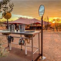 The comforts at our Larapinta exclusive eco-comfort camps will make your experience more enjoyable | #cathyfinchphotography