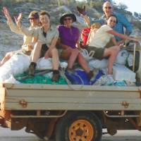 World Expeditions' Community Project travellers clearing fishing nets off Arhnem Land coastline |  <i>Steve Trudgeon</i>