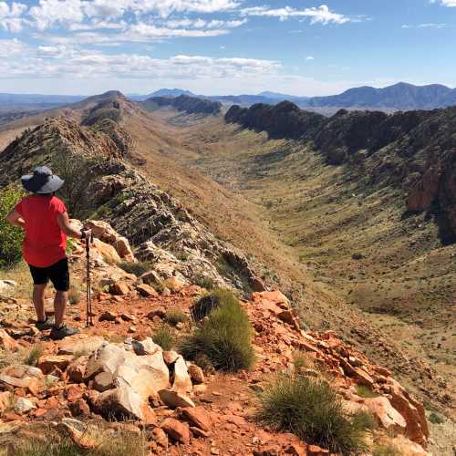 Classic Larapinta Trail Guided Walking Tour Hike the Larapinta