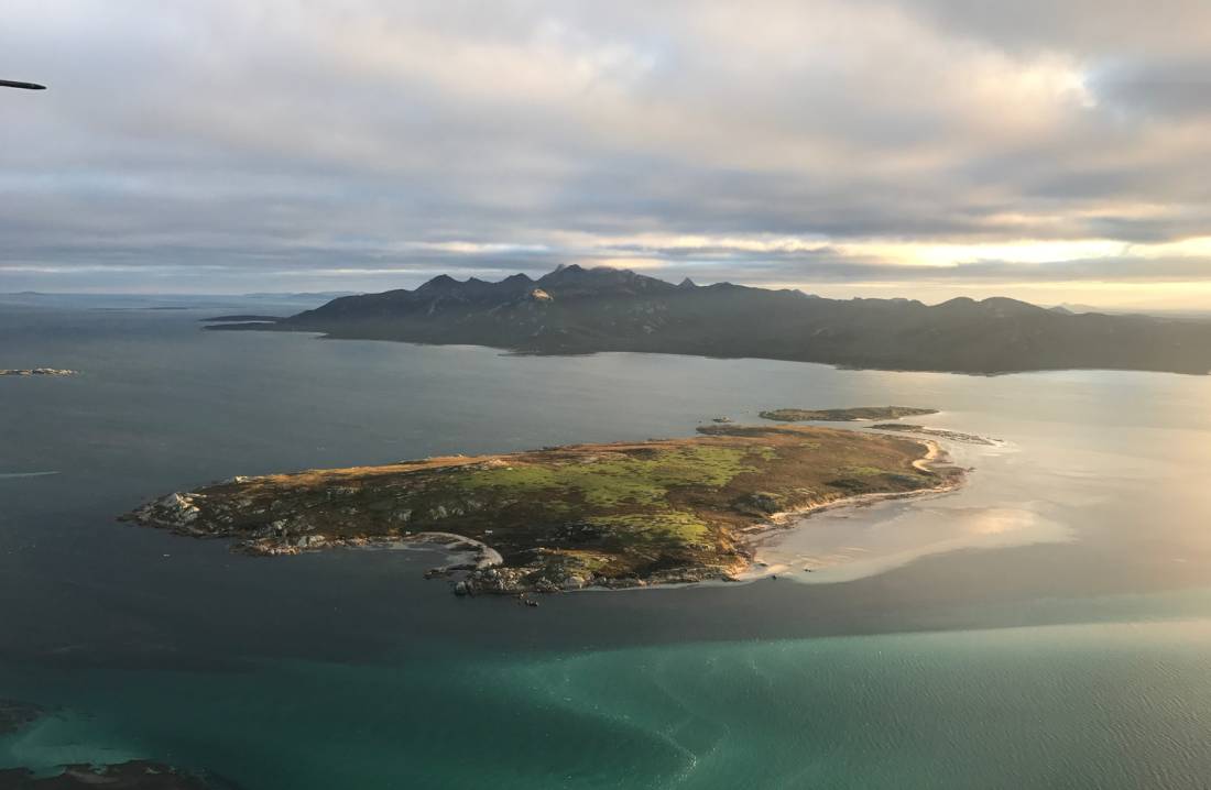 Flying over the Franklin Sound on the way to Flinders Island |  <i>Matt Presland</i>