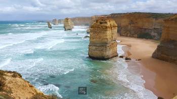 Exploring the stunning coastal scenery on the Twelve Apostles Walk | Linda Murden