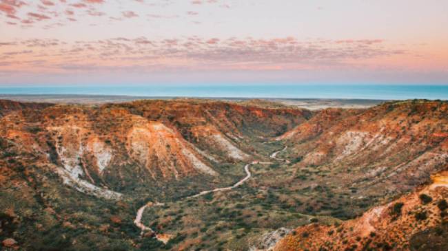 Trekking along the gorge, Cape Range National Park, Exmouth | Tourism Western Australia