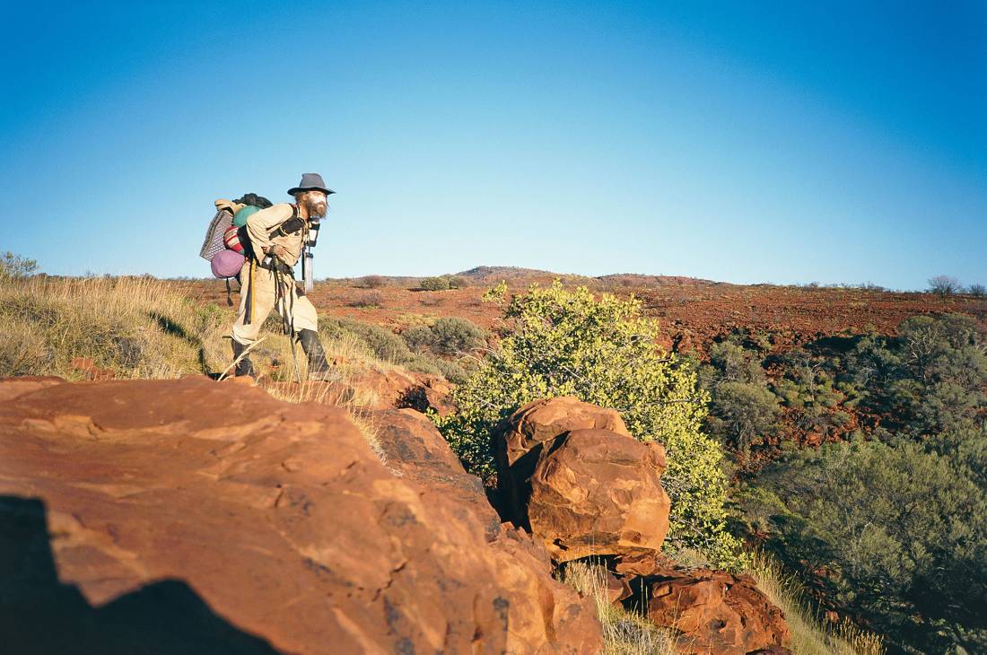 Jon Muir traversing the red centre of Australia |  <i>Jon Muir collection</i>