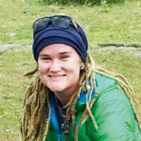 Holly Van de Beek - Australia trekking guide